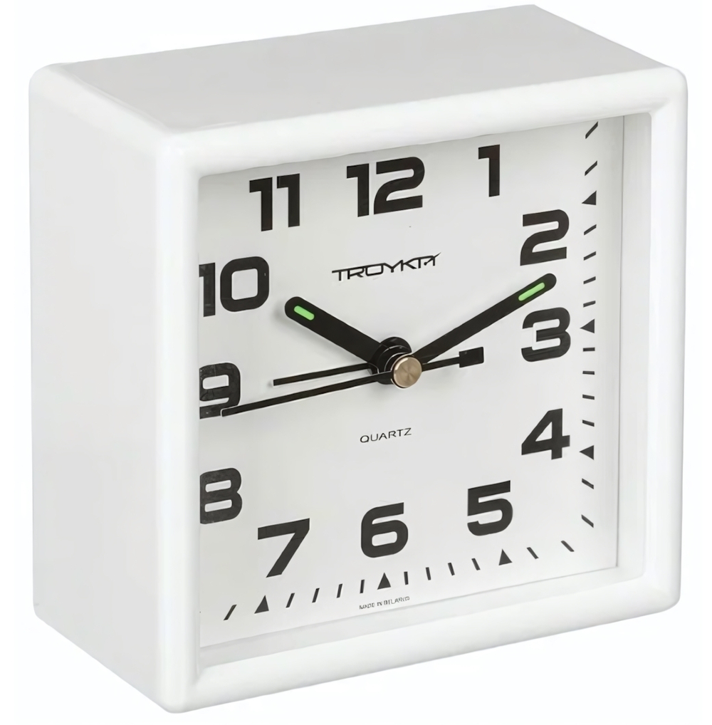 Будильник, пластиковый корпус, размер 95*95мм, кварцевый механизм с сигналом, цвет-белый