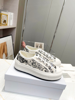 Christian Dior Walk'n'Dior Sneaker