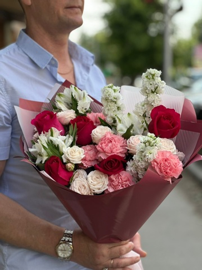 Сборный букет «Малиновый зефир»