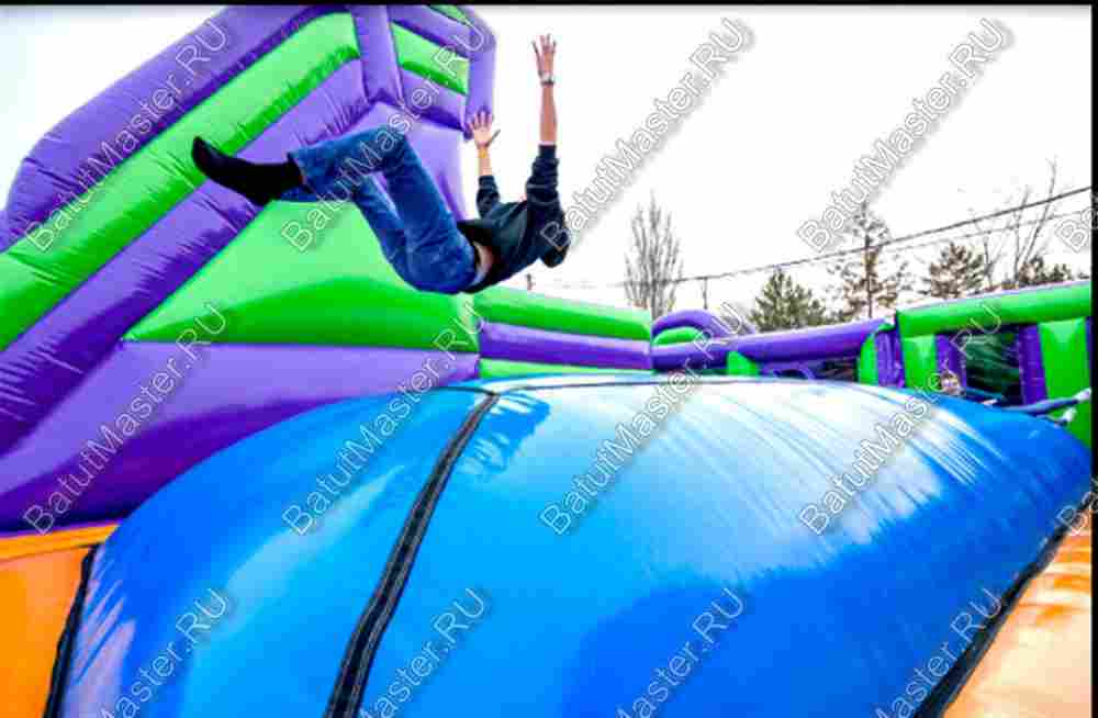 Полоса препятствий "Надувной парк"