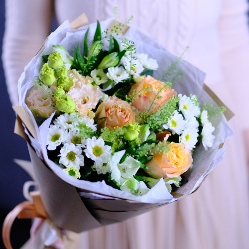 Купить Букет #401 с пионовидными розами и эустомой