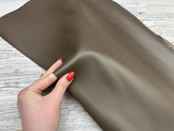 Кожа для портмоне серо-оливкового цвета