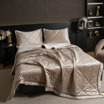 Велюровое покрывало в клетку с наволочками OVL036