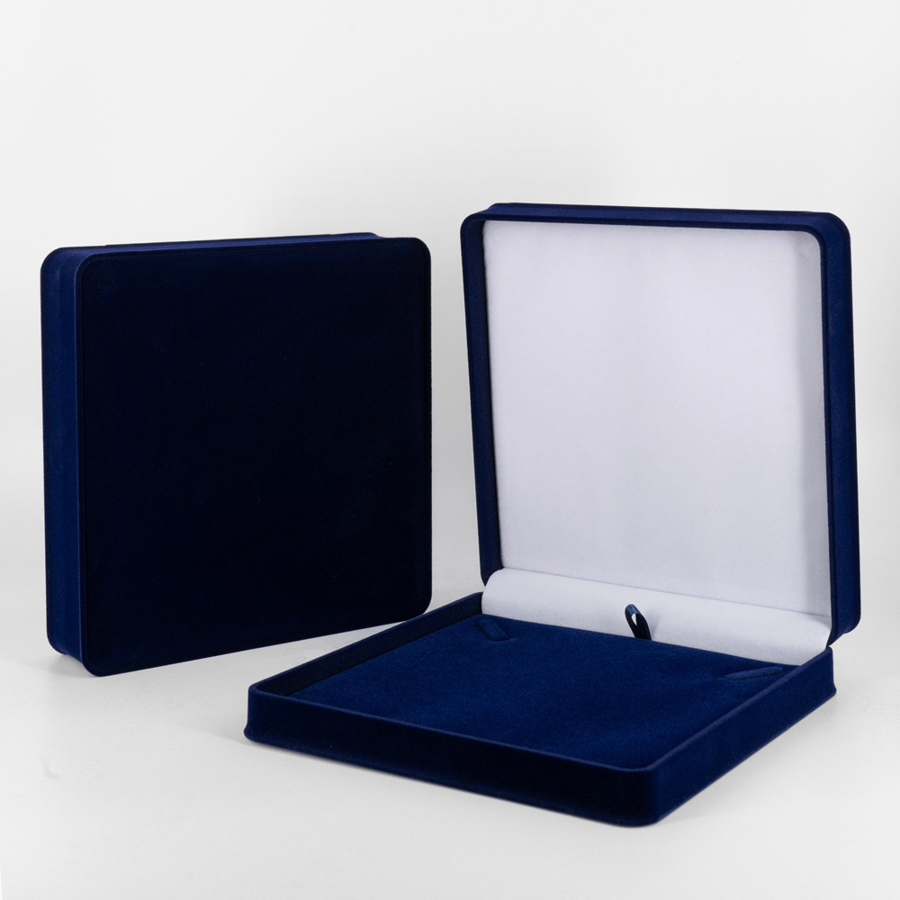 Футляр для крупного украшения