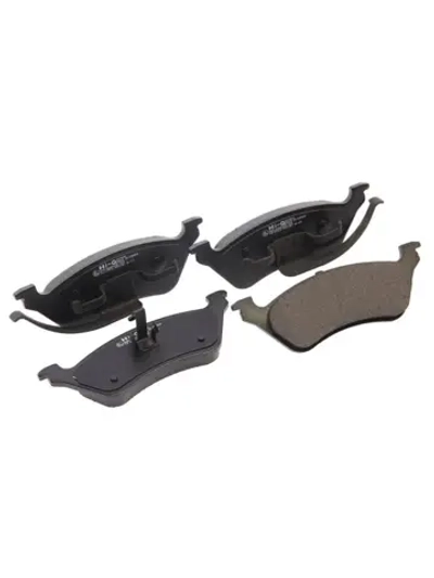 Колодки тормозные CHRYSLER Voyager DODGE Caravan (00-) задние (4шт.) SANGSIN