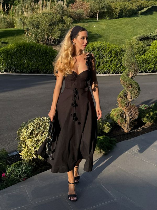 Платье на корсете льняное