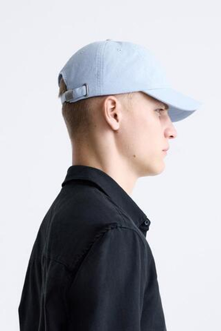 ZARA КЕПКА ИЗ ТКАНИ SOFT С РЕЛЬЕФНЫМ УЗОРОМ, ГОЛУБОЙ
