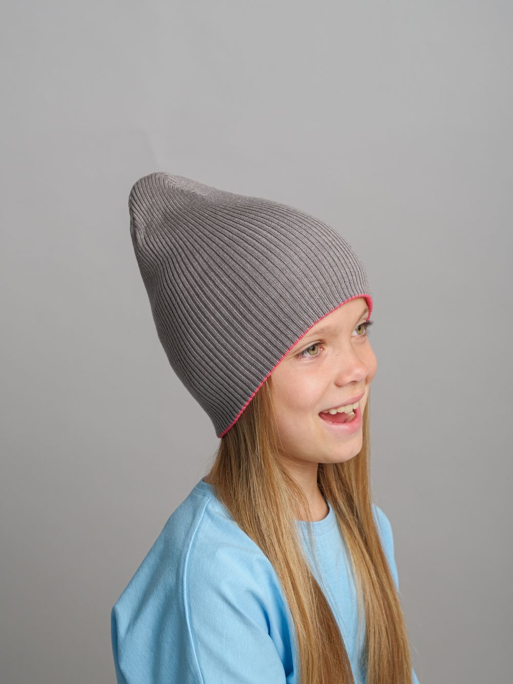 Шапка вязаная хлопковая ТВИНС(Фуксия, жемчужно-серый)