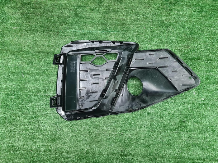 Накладка ПТФ левая Audi A4 B9 (2019-н.в.) S-line