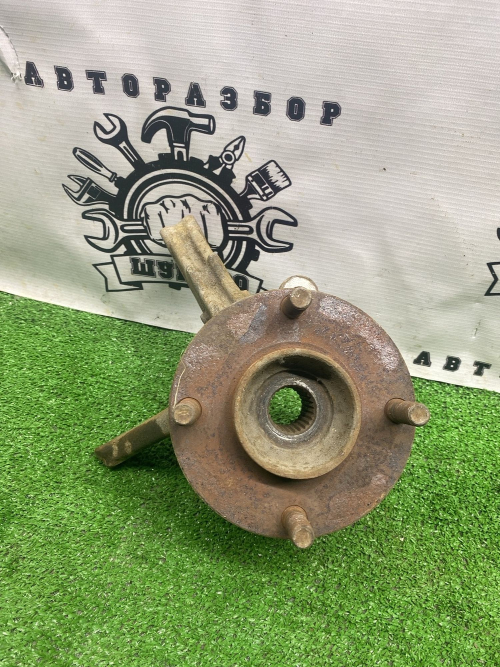 Поворотный кулак правый Nissan Sunny, B15 1999 с пробегом