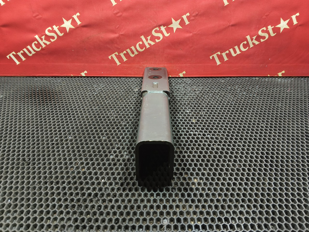 Кронштейн амортизатора кабины передний