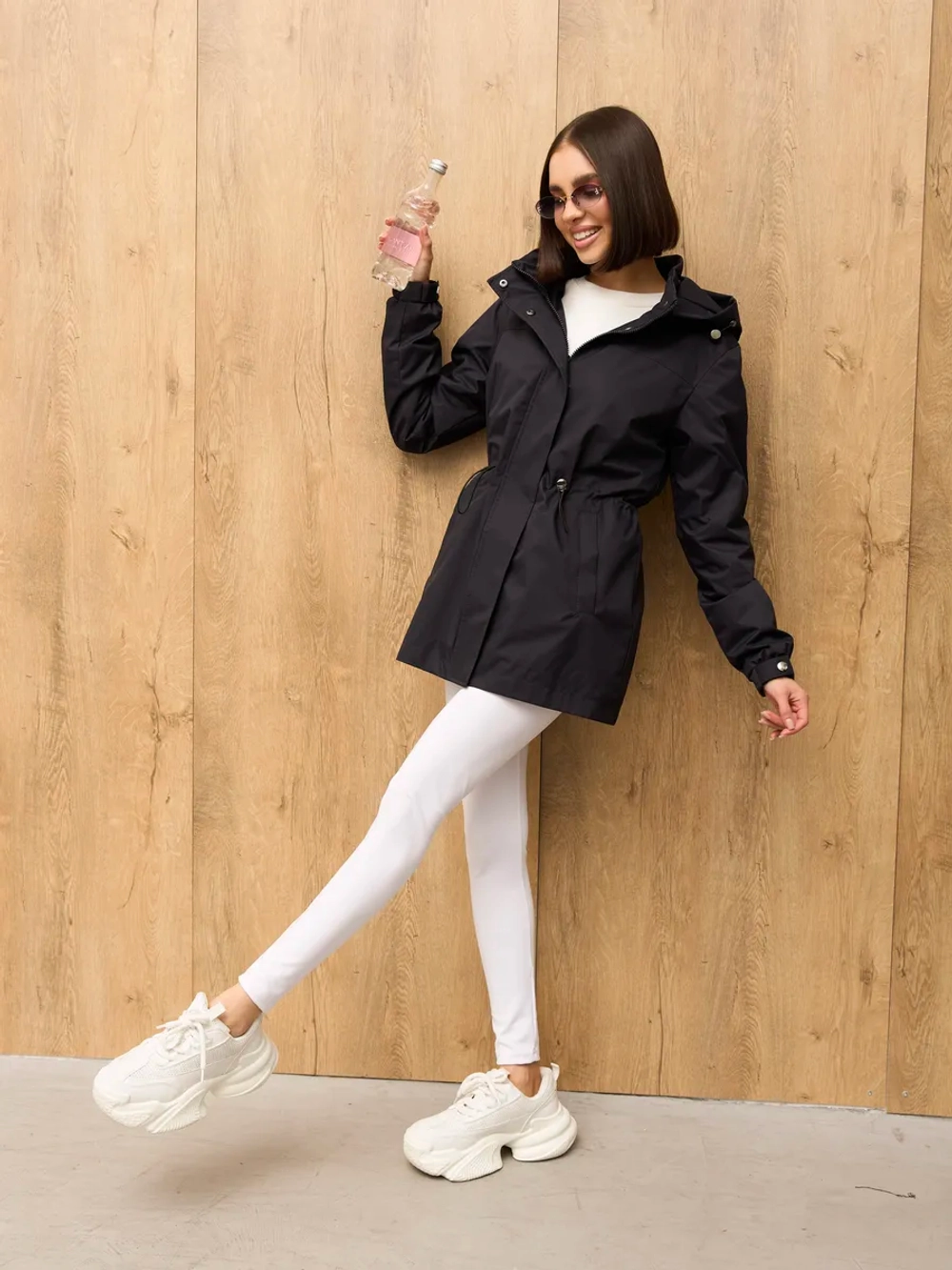 Ветровка с капюшоном удлиненная