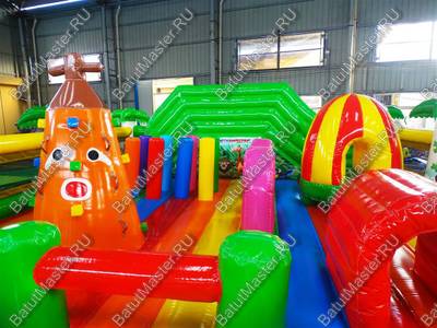 Коммерческий надувной батут "Джунгли малый со скалодромом" 10*7*2,8 м