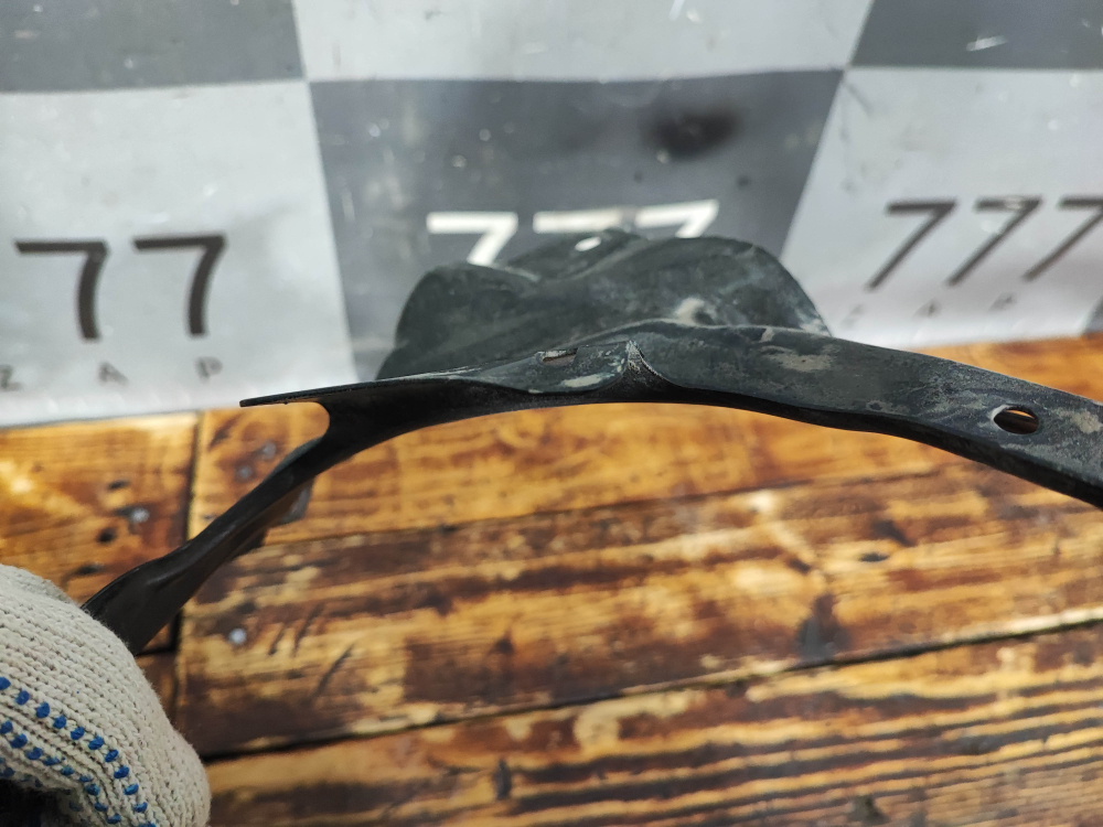 Кронштейн фары левый MINI Hatch (F55/F56)  Б/У Оригинал 51647301599