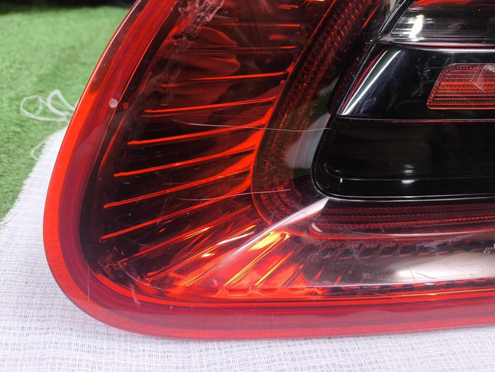 Фонарь правый внутренний Porsche Macan 95b (14-18)