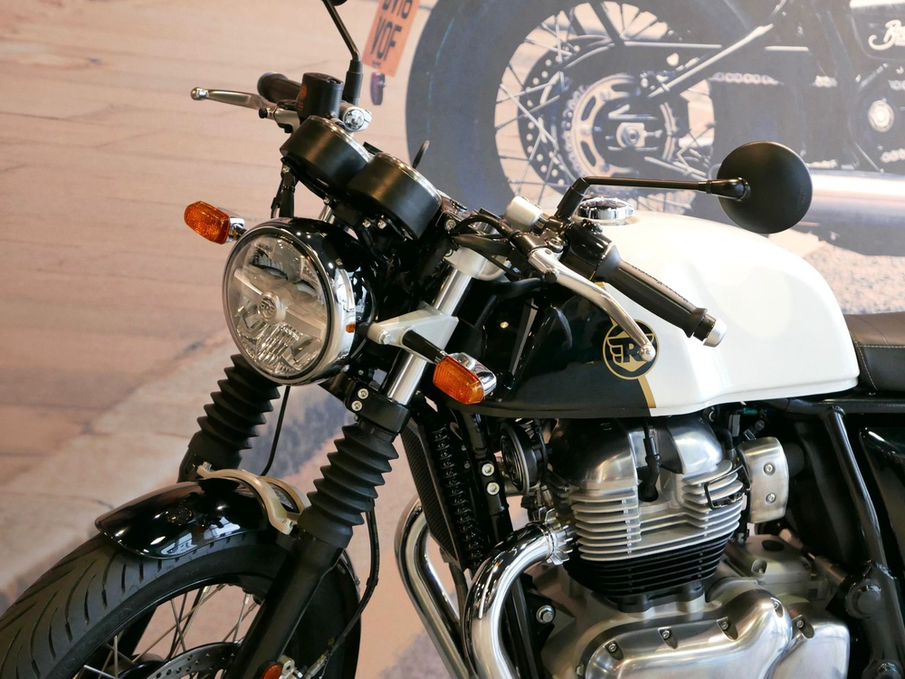 Royal Enfield Continental GT 650 Dux Deluxe (Custom / Dual tone) 2024