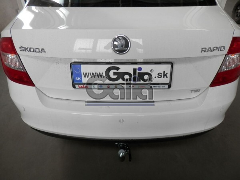 Фаркоп оцинкованный Galia S104A для Skoda Rapid лифтбек/универсал 2013-, SEAT Toledo седан 2013-(паспорт и сертификат в комплекте)(без электрики)