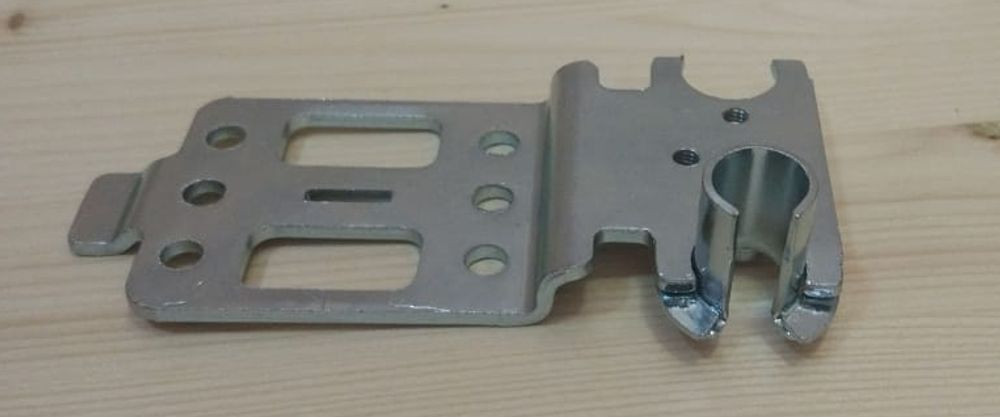 Петля двери духовки Indesit (Индезит)/Ariston (Аристон) C00377660, 481241719458