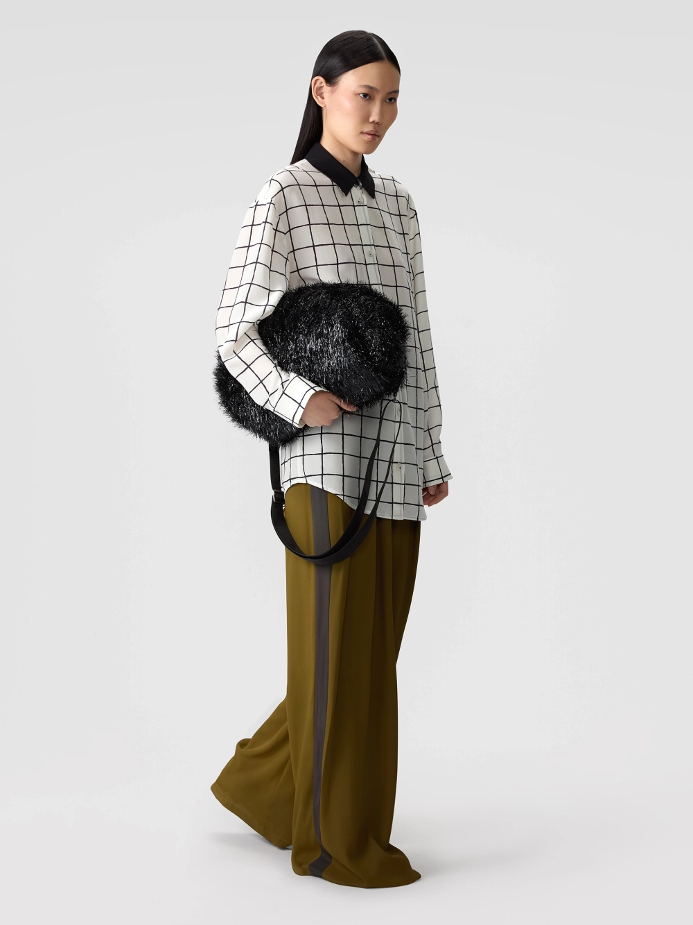 Сумка-майка из пушистой мерцающей ткани OLA OLA