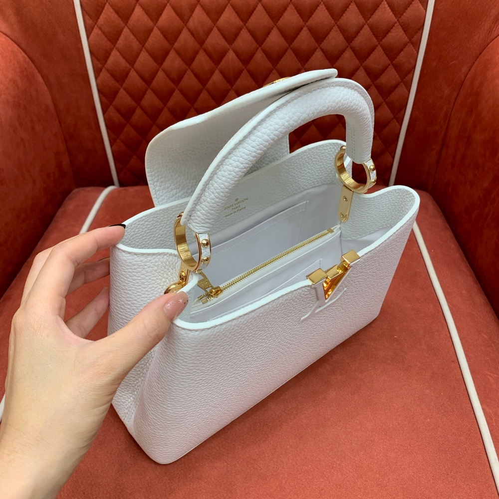 Louis Vuitton Capucines BB