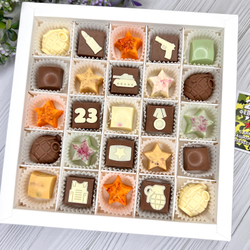 Шоколадный набор "23 февраля: 25 конфет ручной работы"