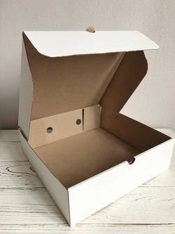 Коробка 28х28х8,5 см, белая