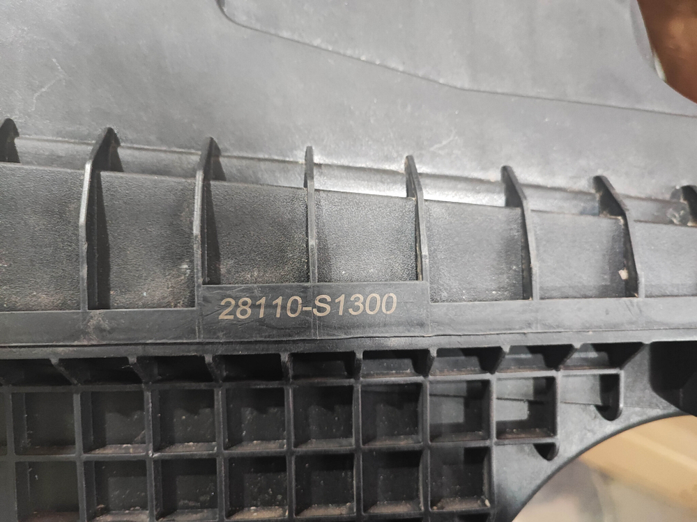 Корпус воздушного фильтра Hyundai Santa Fe 4 (TM) 20-23 Б/У Оригинал 28110S1300