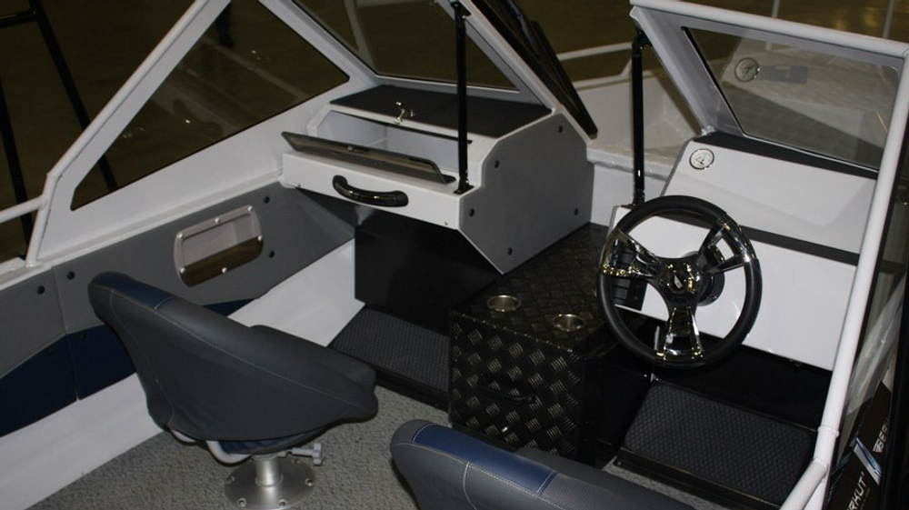 Алюминиевая моторная лодка Berkut L-Fisher