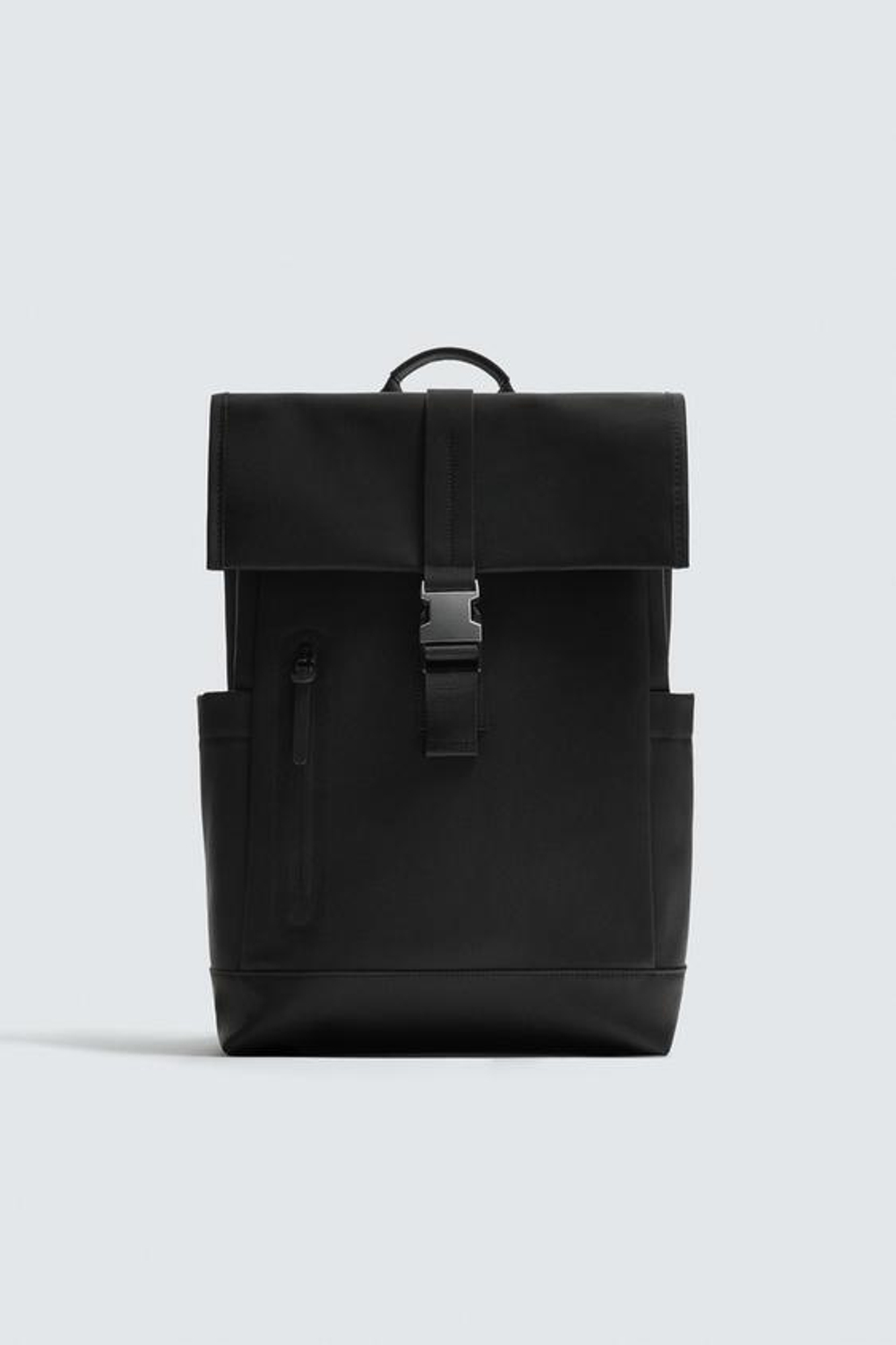 ZARA ПРОРЕЗИНЕННЫЙ РЮКЗАК С КЛАПАНОМ, ЧЕРНЫЙ