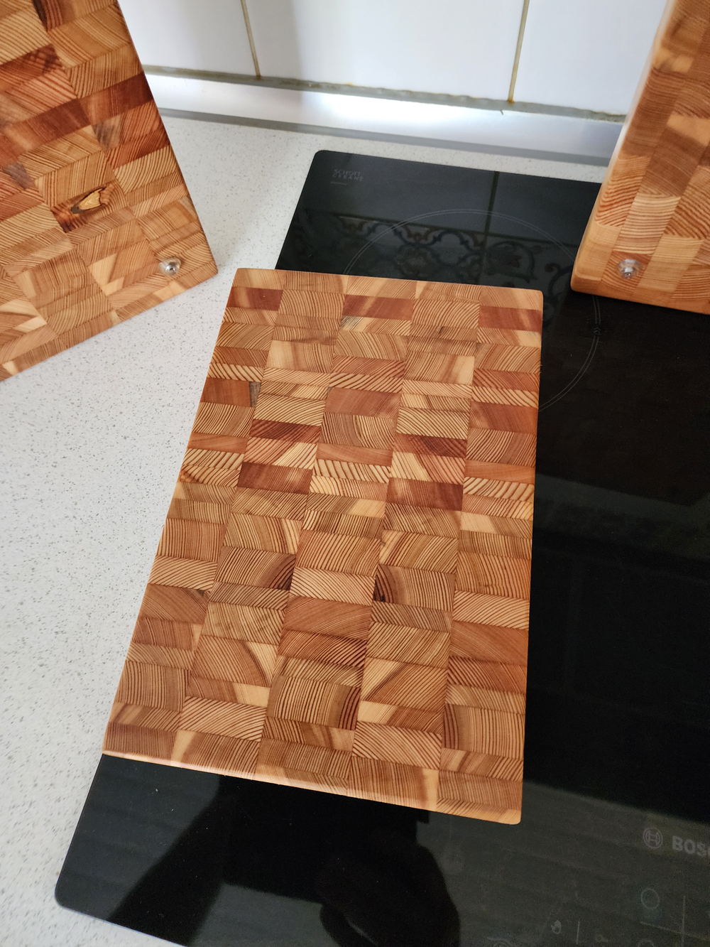 Торцевая разделочная доска 30x20x3 см. лиственница, арт. 062-1 уцененная-1