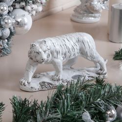 Крадущийся Тигр (скульптура) Белый