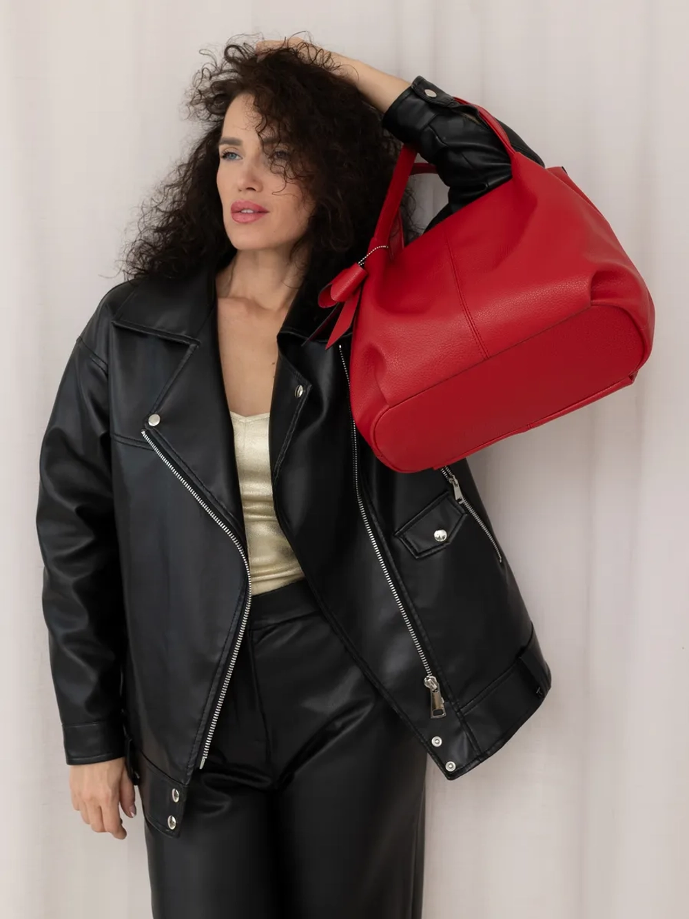 Сумка через плечо классическая