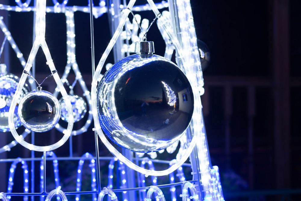 Световая конструкция елка-конус «Снежинка»