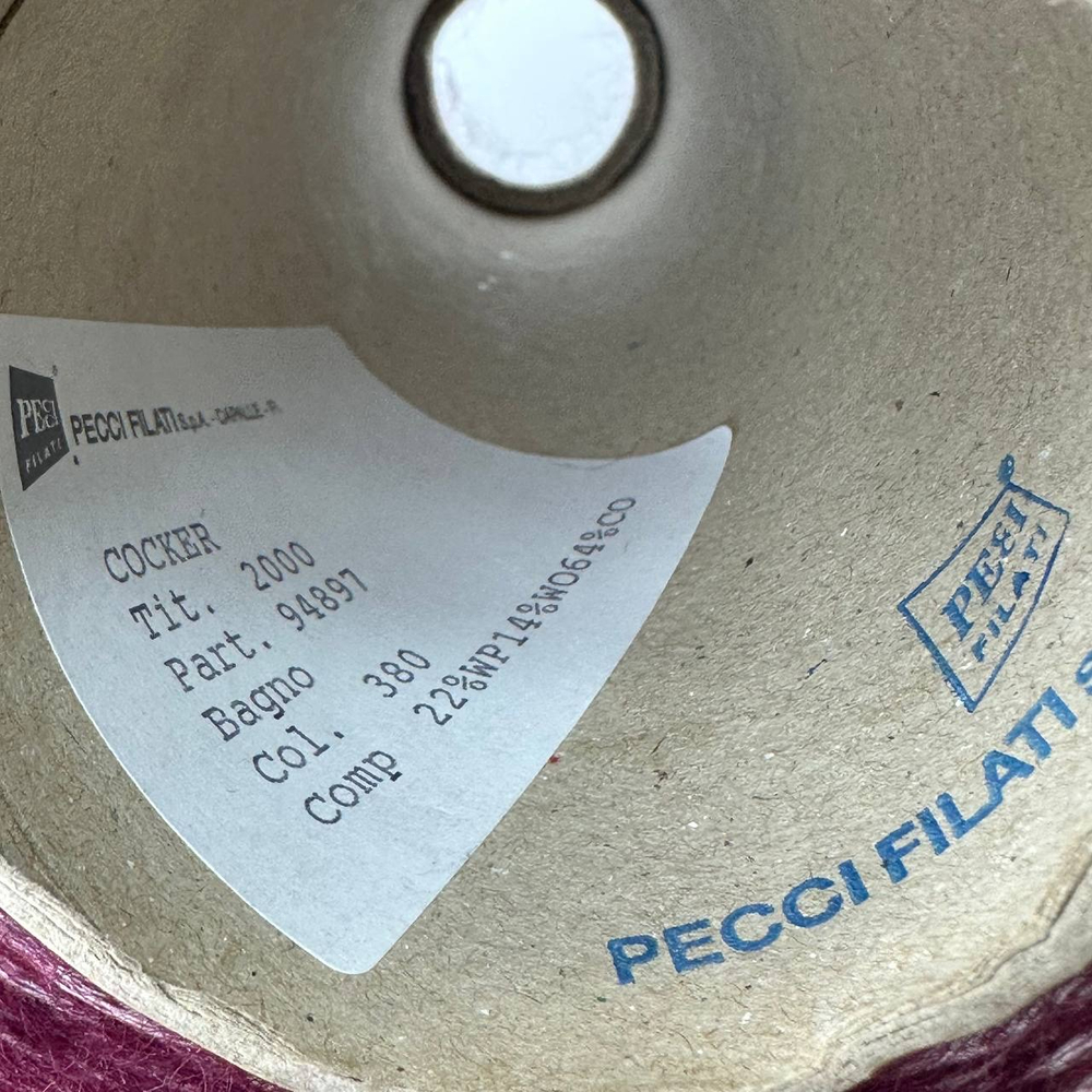 COCKER - Pecci Filati; 22% альпака superfine, 14% меринос 64% хлопок organic; 200м/100гр. col. 380, цвет: бордовый пух на белом шнурке; S711; MP