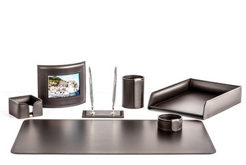 Настольный набор 7 предметов из кожи цвет шоколад