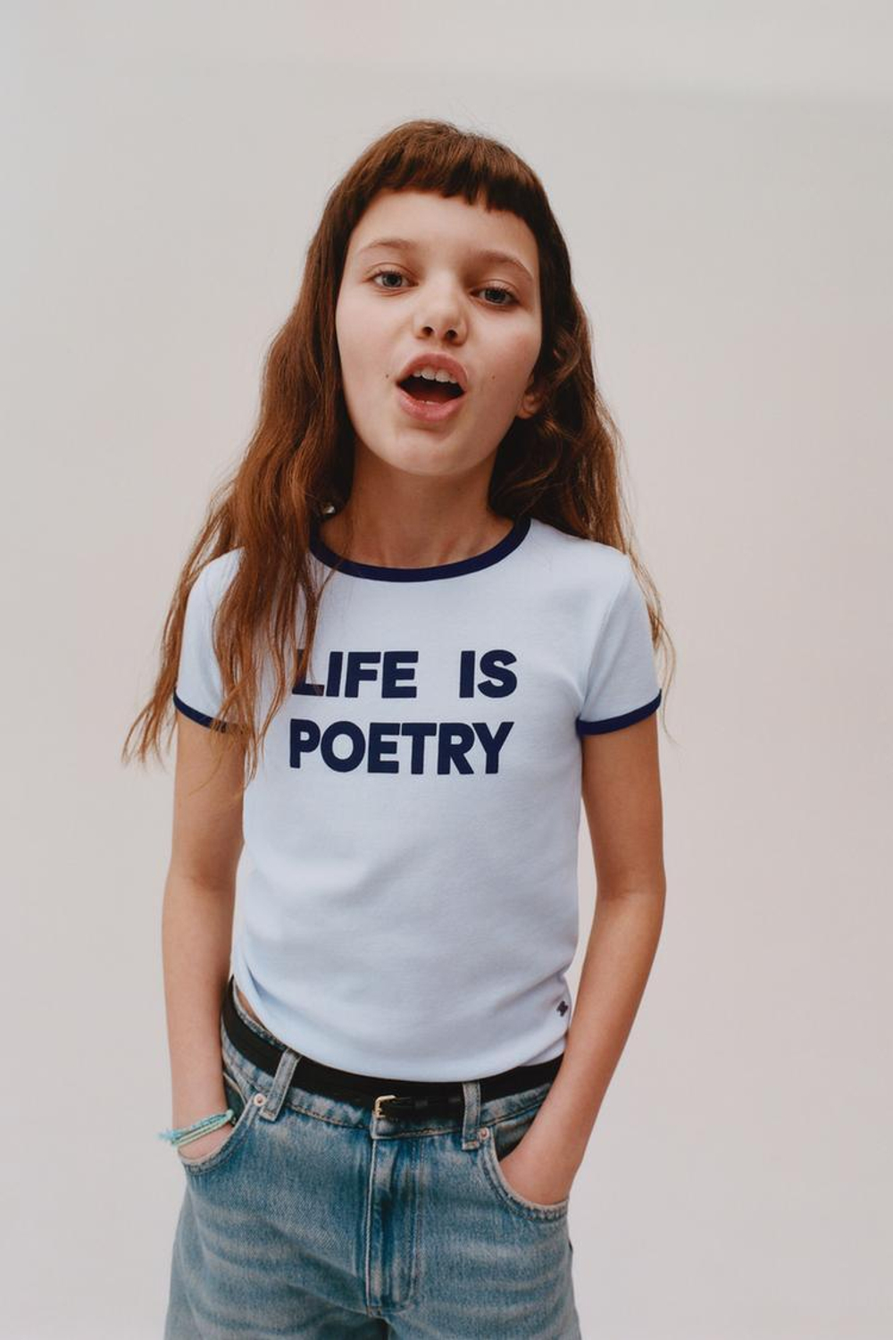 ZARA ФУТБОЛКА С КОНТРАСТНОЙ НАДПИСЬЮ, СИНИЙ