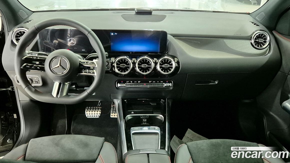 Mercedes-Benz GLA-Class H247 GLA250 4MATIC (02.2024)