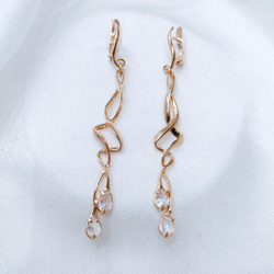 "Амаута" серьги в золотом покрытии из коллекции "Брызги шампанского" от Jenavi с английским замком