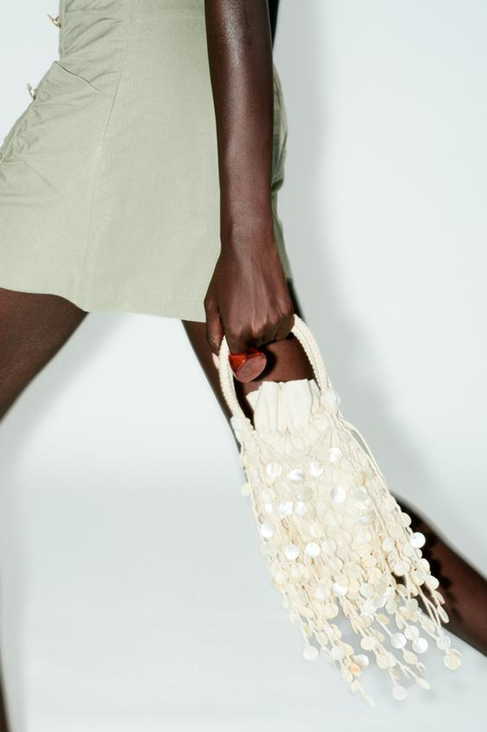 ZARA СУМКА С ПЕРЛАМУТРОВЫМИ ДЕТАЛЯМИ, СВЕТЛО-БЕЖЕВЫЙ