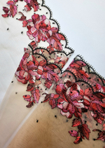 Вышивка на сетке розы на бежевом правая К012