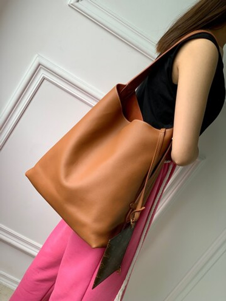 Louis Vuitton Low Key Hobo MM