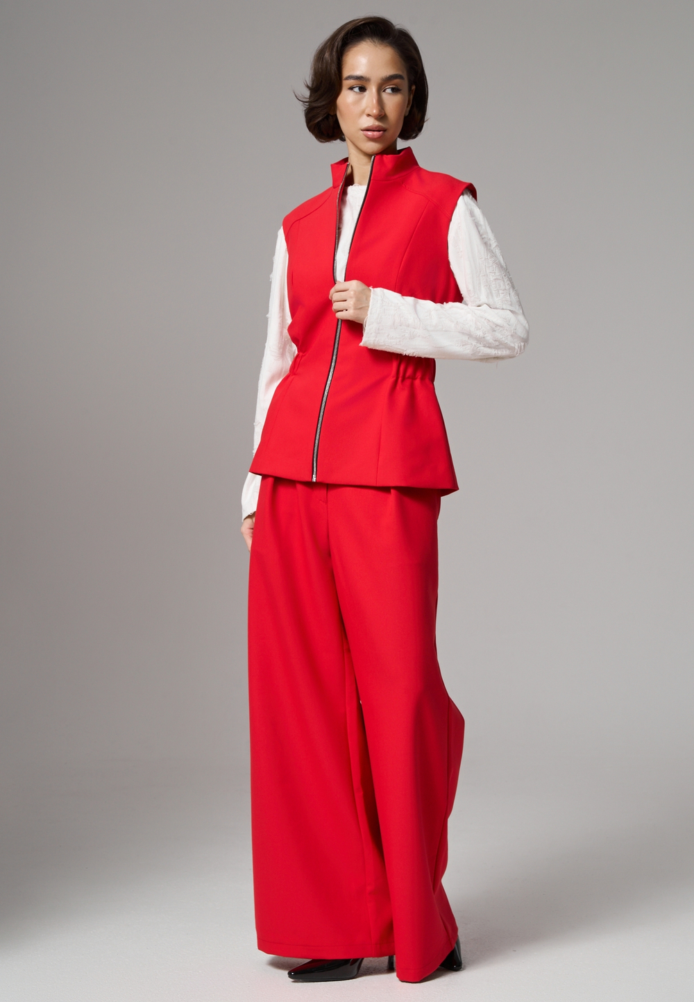 Жилет на молнии красный