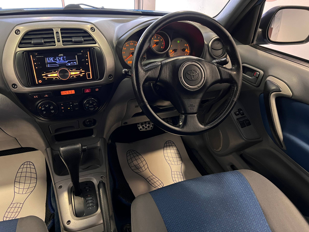 Toyota RAV4, 2002 год