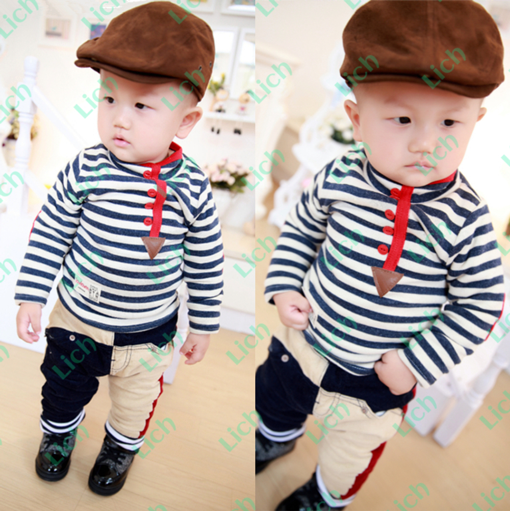 Кофта детская утепленная в полоску с декоративной планкой