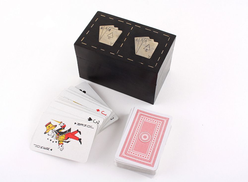 Комплект карт в деревянной коробке