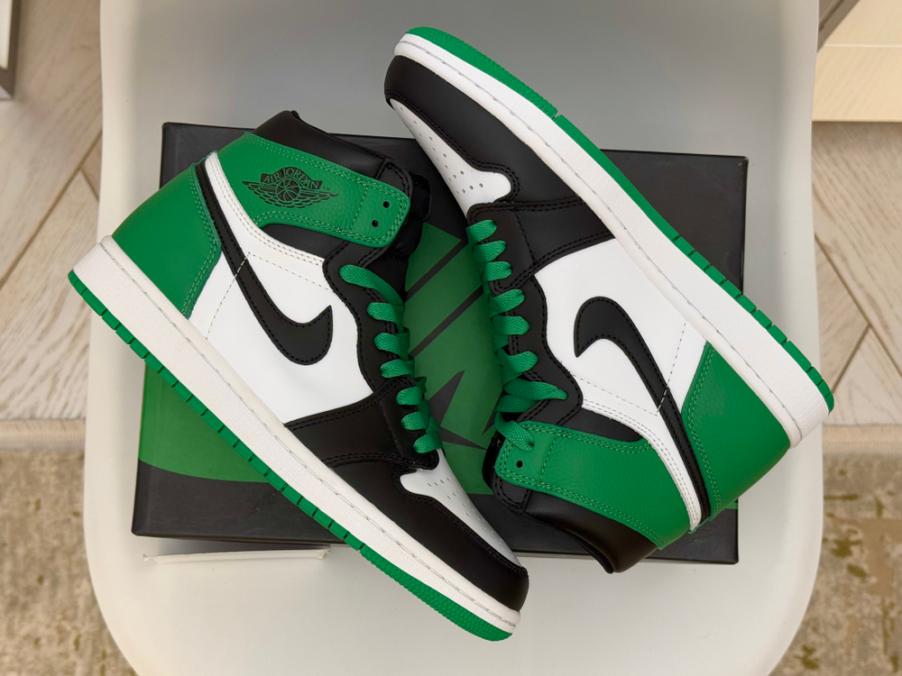 Air Jordan 1 Retro High OG Lucky Green