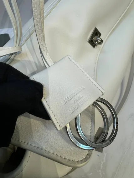 Сумка BALENCIAGA RODEO HANDBAG белый