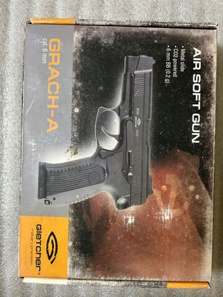 Страйкбольный пистолет