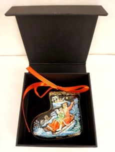 Ёлочная игрушка Валенок с росписью Палех "Катание на салазках"