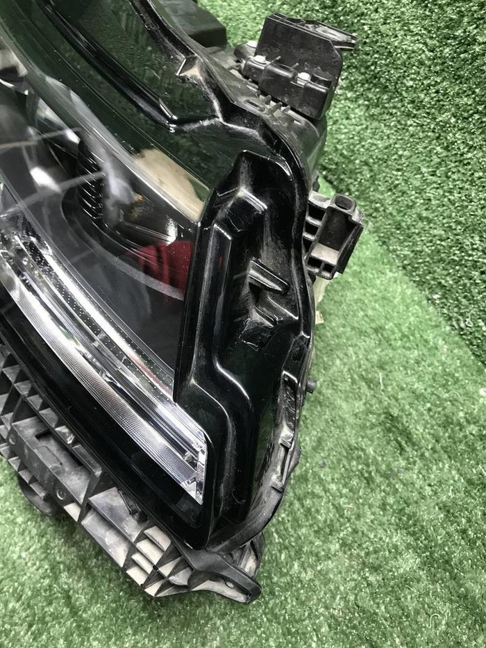 Фара правая Range Rover Sport 3 (2022-н.в.) LED
